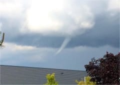 Orages de masse d'air froid localement puissants le 14 mai